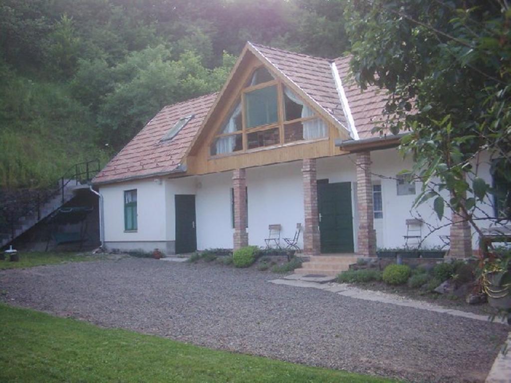 Boroka Vendeghaz Hotel Matrakeresztes Exterior photo